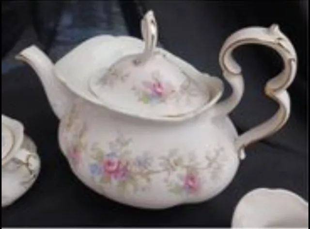 Rare Royal Albert Bone China England Large Teapot Colleen