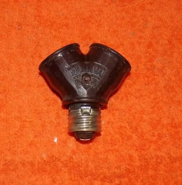 Vintage Bakelite Dual Double Lamp Socket Splitter Adapter Light Y 2 Bulb YANKEE