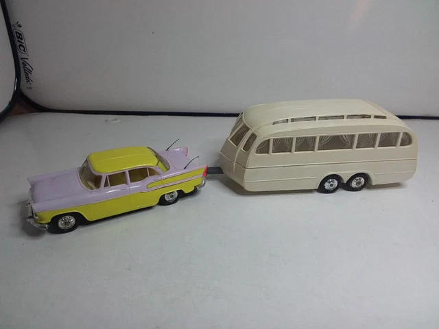 SIMCA CHAMBORD ROUGE ET BLEUE CARAVANE HENON NOREV PLASTIQUE