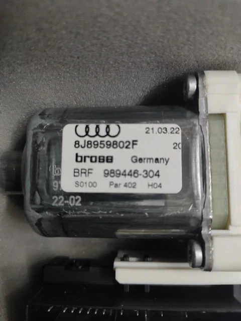 Moteur De Lève-vitre Pour Audi TT - Référence 8J8959802D - Occasion En état De Marche