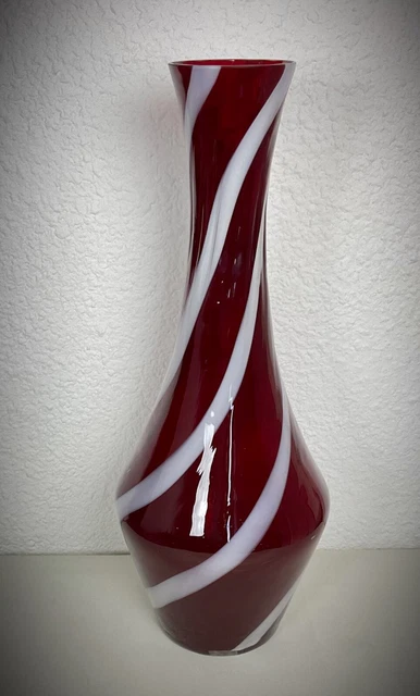 Ancien vintage grand vase en verre de Murano rouge et blanc effet torsadés