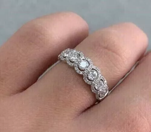 Anillo de boda de media eternidad con moissanita de corte redondo de 2...