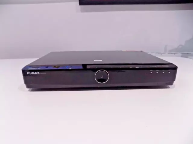 Humax HDR-FOX T2 1TB Freeview TV Recorder + Black UNTESTED Sold as SPARES