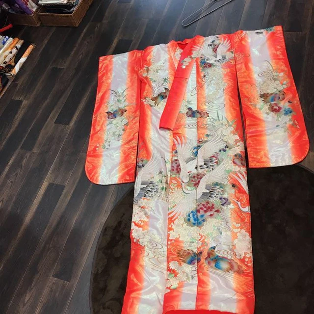 Uchikake Japanese Kimono Hatakake hitting bride costume Classic Embroidered
