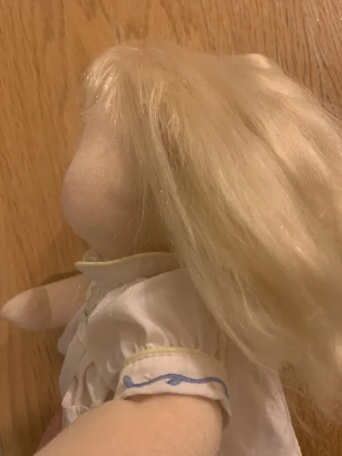 Mattel 1985 My Child Puppe blondes Haar blaue Augen Originalkleidung weißes Kleid 15" 2