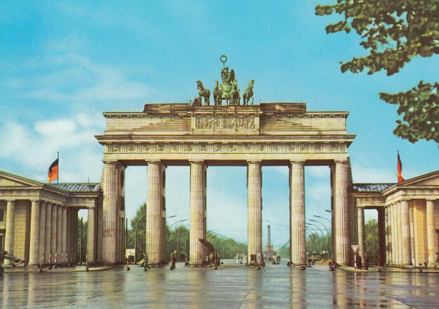 AK Postkarte ungelaufen Berlin Brandenburger Tor (G1749)