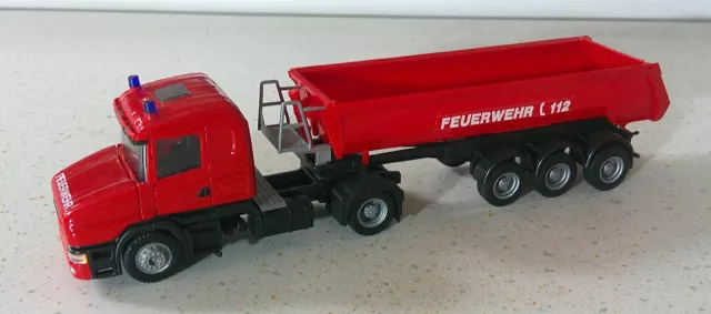 Nr. 1723 Herpa Feuerwehr Scania 124L Hinterkipper Sattelzug Einsatzwagen 1:87