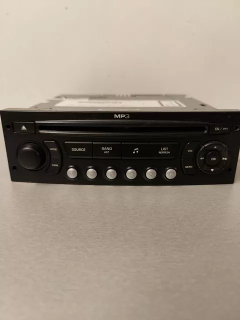 BLAUPUNKT RD4 N2 MP3 Autoradio CD-Player mit AUX Kabel