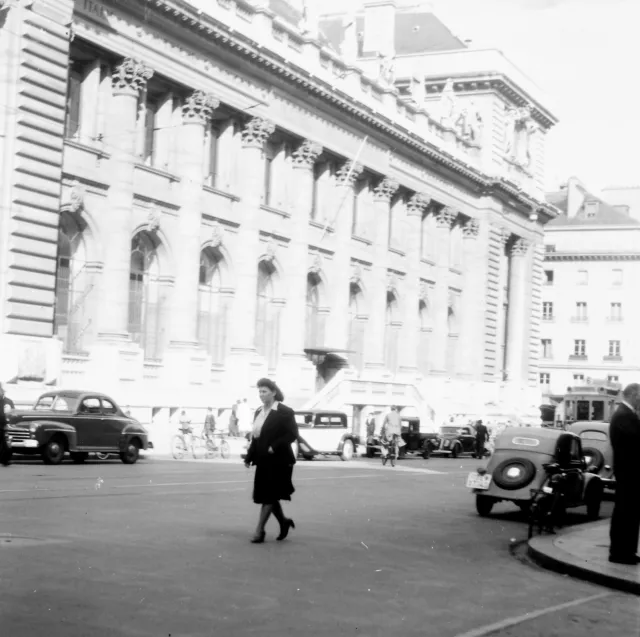 SUISSE c. 1938 - Autos Poste Centrale Genève - Négatif 6 x 6 - Sui 136