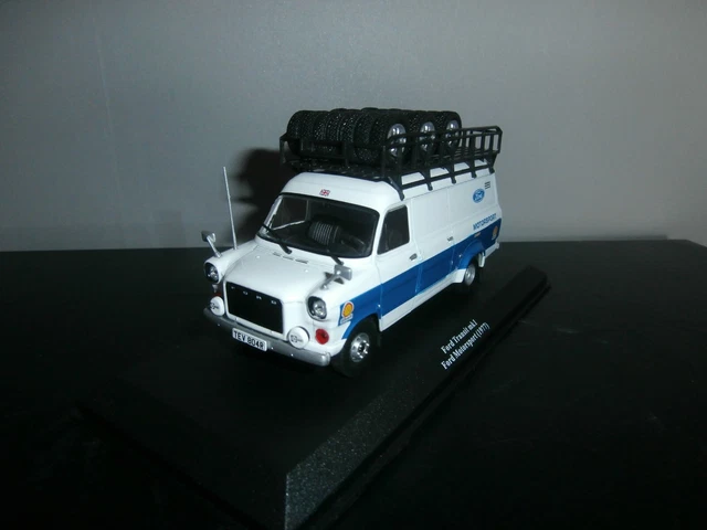 LOT ASSISTANCE RALLYE TEAM RENAULT PHILIPS FORD TRANSIT