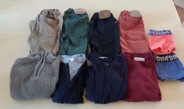 Lot vêtements 6 ans garçon (pantalons, pulls, gilet, t-shirt manche longue)