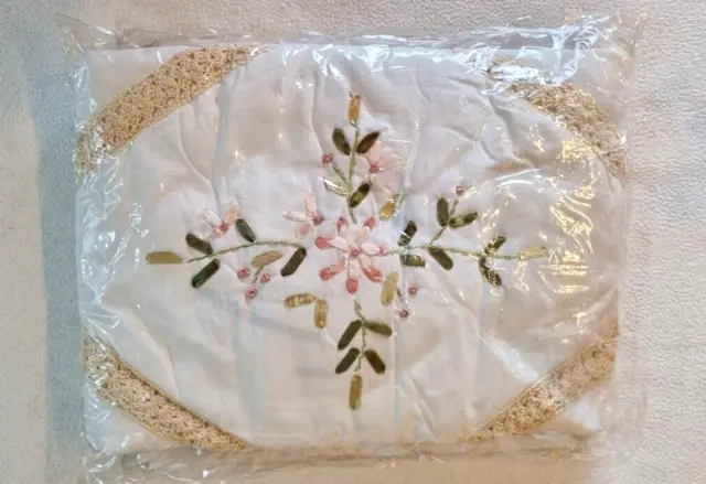 Pillow Sham 20"x30" Crochet Applique trim Cream