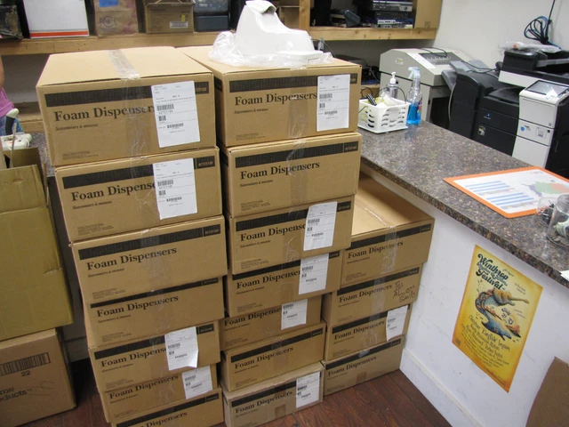 Lot of (108) ECOLAB Huntington Foam Soap Dispenser 92723188 Bone White - NEW