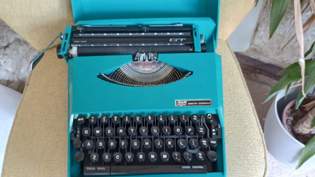 Máquina de escribir portátil Smith Corona GT en estuche. 1960 - repuestos/reparación