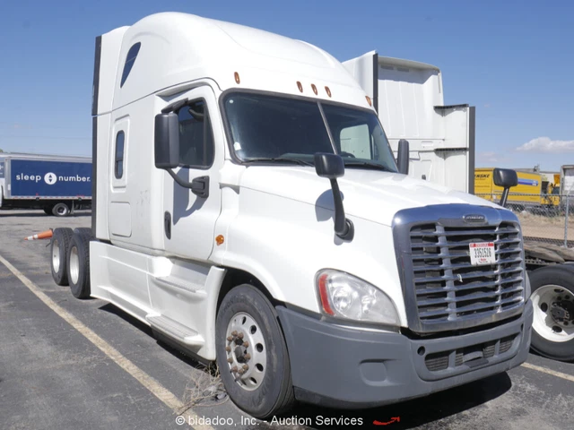 2016 Freightliner Cascadia 125 T/A Semi Truck Tractor Sleeper M/T -Parts/Repair