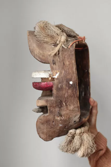 Fine old Guere/Krahn war mask, Cote d'Ivoire, Liberia 3