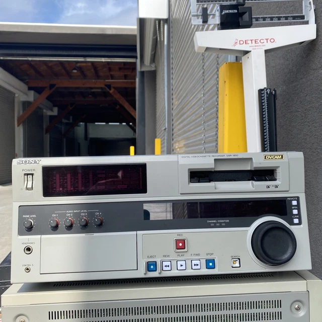 Sony DVCam DSR-1800  Digital  Videocassette Recorder (Untested)