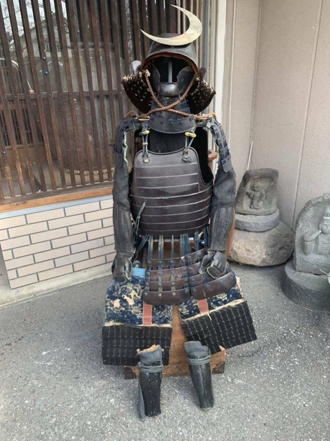 ANTIQUE SAMURAI ARMOR Japanese YOROI KABUTO MENPO Armor w/stand Box ...