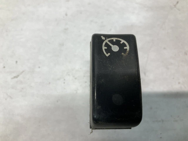 Kenworth W900L CRUISE ON/OFF Dash/Console Switch - Used | P/N P27104014