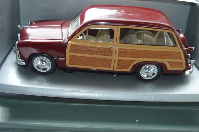 MOTOR CITY CLASSICS 1/18 1949 Ford Woody Wagon Blue Diecast Scale