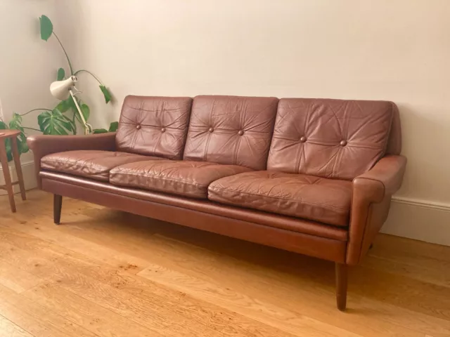 DANISH RETRO MID CENTURY 3 PERSON CHESTNUT  LEATHER SVEND SKIPPER SOFA 1960,s