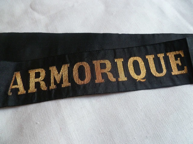 Ruban Original Aéronautique Hourtin Marine Légendé, Aéronavale 1940, Période 1930-1940, Occasion Abîmé (trous, Colle)