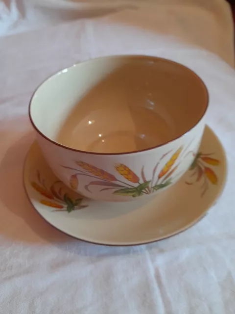 hübsche Sauciere Mitterteich Bavaria beige mit Gerstendekor