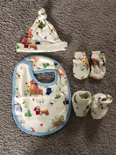 BNWT Fairytale New Baby Giftbox Hat Booties Mittens Bib