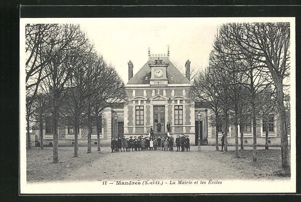 CPA Mandres, La Mairie et les Écoles, Hôtel de Ville et Schule