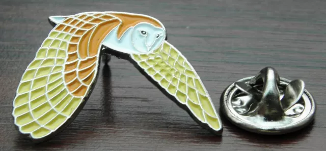 Flying Barn Owl Lapel Hat Tie Pin Badge Brooch Strigiformes Bird of Prey