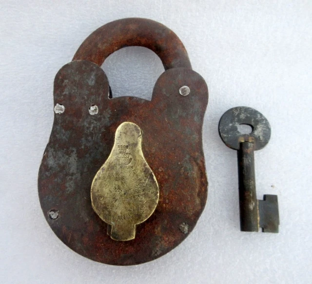 Antique Old Rare Collectible Solid Iron Tumbler Smoke House Look Padlock And Key