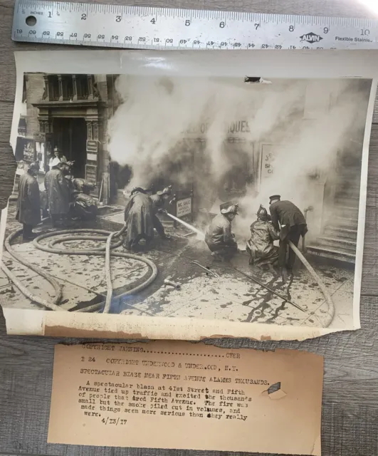 Antique 1917 Press Photo NYC Fire 41st St & 5th Ave Firefighters Firemen Hoses