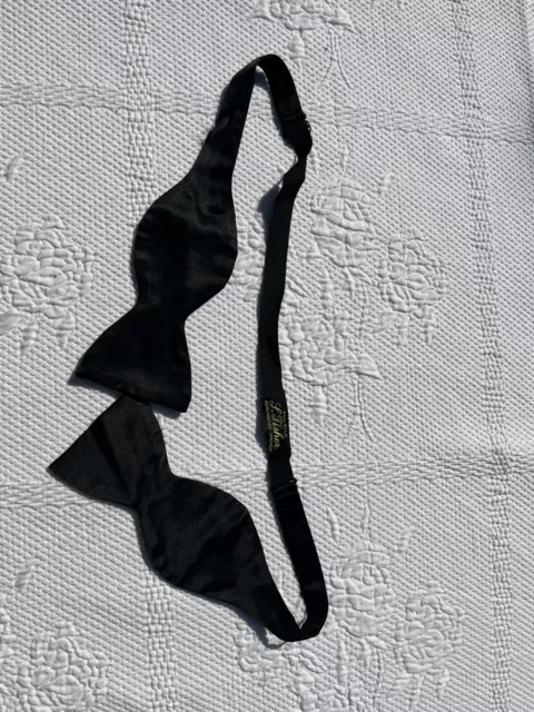 Cravatta con fiocco S Fisher Burlington Arcade anni '60, pura seta nera