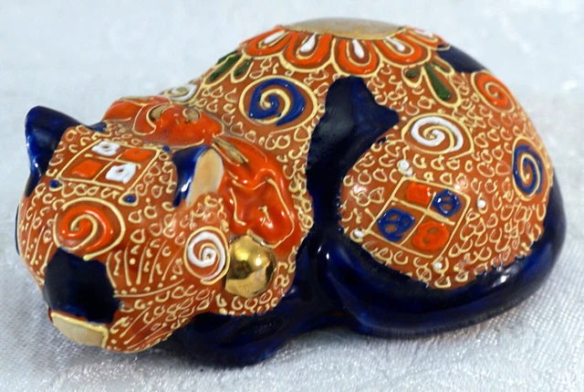 Vintage Kutani Japanese Porcelain / Ceramic Sleeping Cat Figurine w Moriage 4" 2