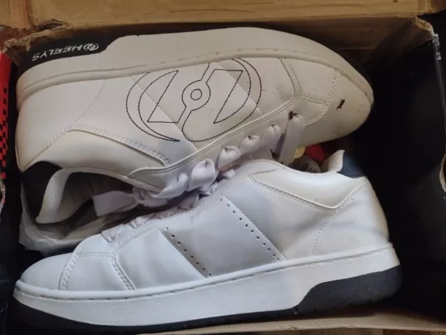 Heelys Atomic #7147 White. UK Size 9. Good Used Condition.