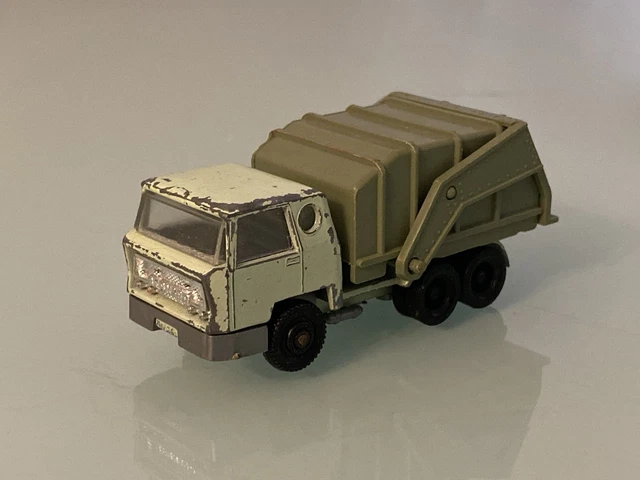 Jouet Ancien Majorette Scania camion poubelle 1/37 - Collection