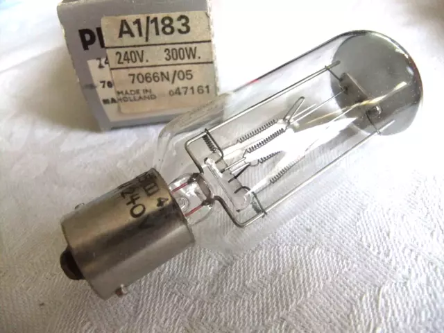 Projector bulb lamp A1/183 240V 300W B15s  .....   24  fx