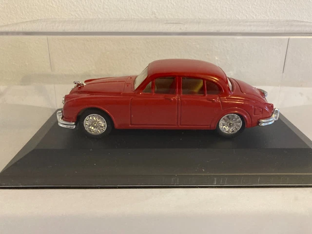 1/43 Corgi Jaguar MK II rouge TBE + boite vitrine neuve ajoutée