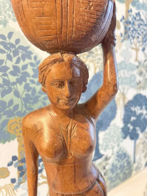 Statue femme paysanne au panier en teck - vintage - 38cm