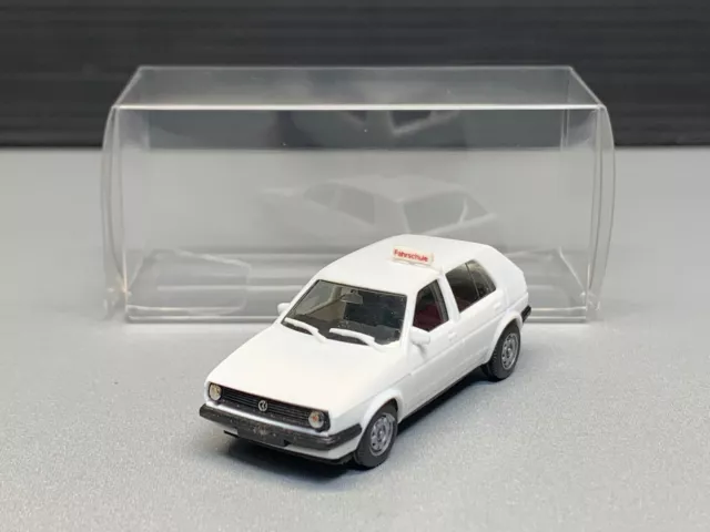 Volkswagen VW Golf II Limousine 2 MK2 Auto 4-Türer Fahrschule PKW Herpa H0 1:87