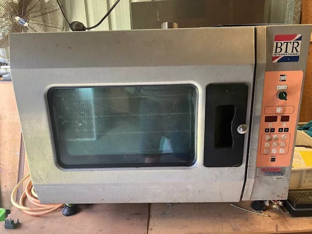 commercial convection oven 6 tray electronic control used