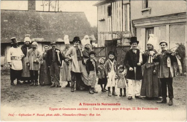 CPA A travers la Normandie - Types et Costumes anciens (138440)
