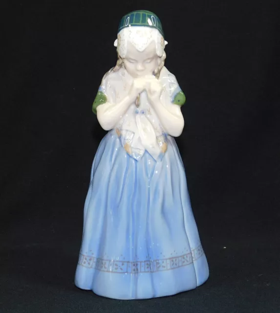 Royal Copenhagen Denmark Figurine 1323 AMAGER GIRL FROM BORNHOLM By Lotte Benter