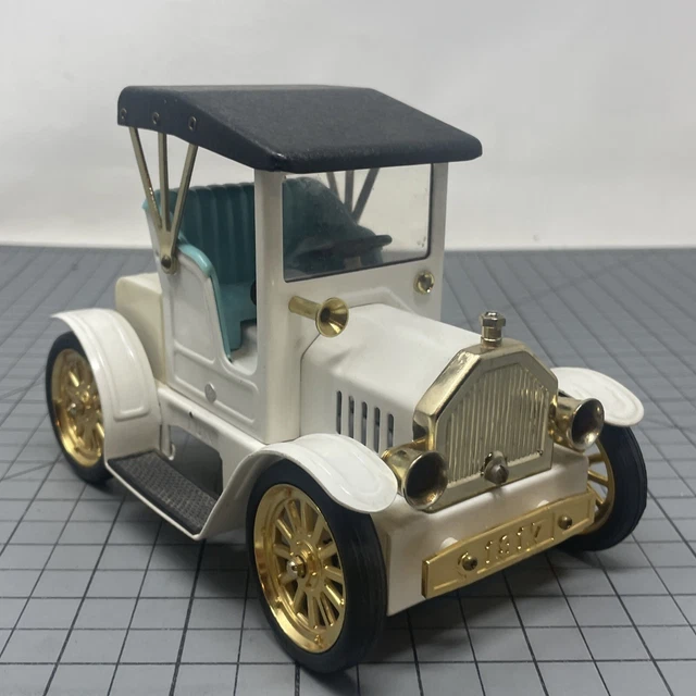VINTAGE 1917 MODEL T Ford AM Transistor Radio Antique Car Japan No