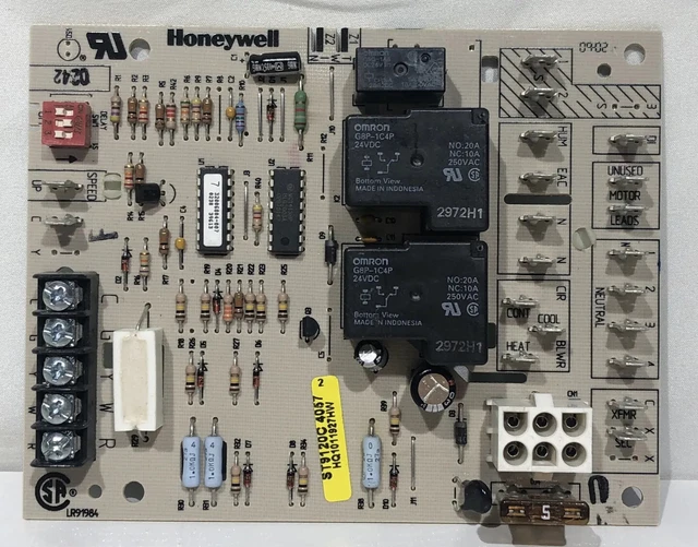 ST9120C2028 40403-001 208876 LR91984 Armstrong Furnace OEM Control Board