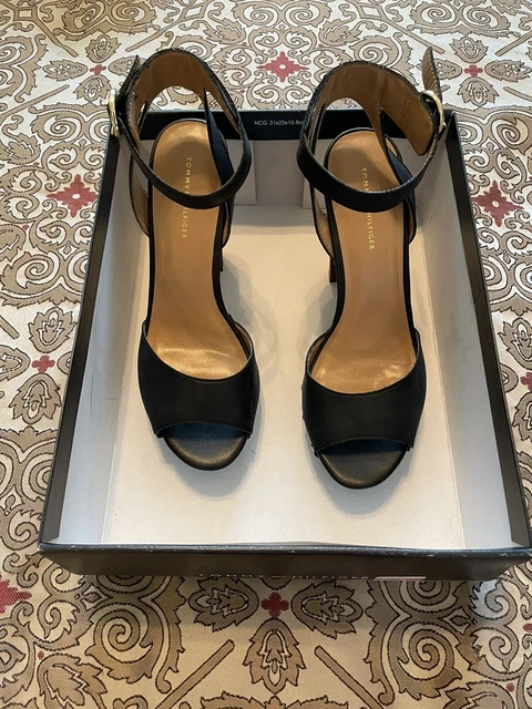 Tommy Hilfiger Wendel2 8M Womens Heels Black LL Gently Used