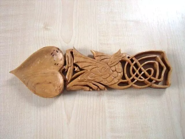 Lovely Welsh hand carved love spoon, Celtic Dragon design