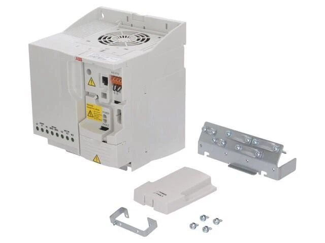 3AUA0000058190 inverter vettoriale potenza massima motore: 5,5 kW 0-599Hz 12,5A IP20 ABB