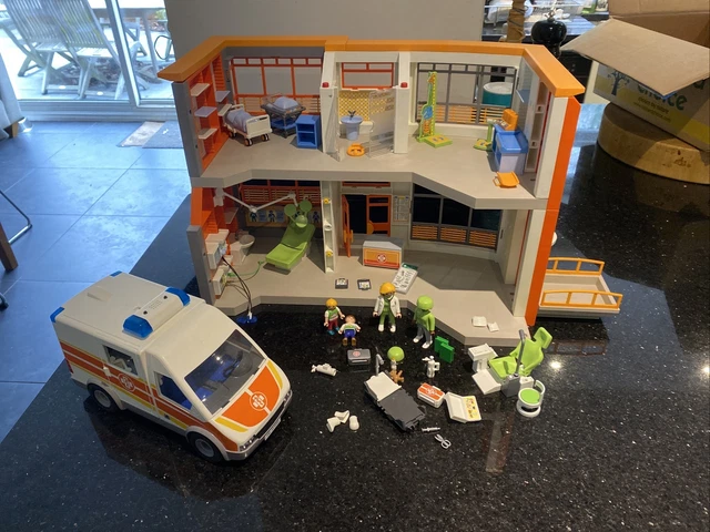 Playmobil medical 2025 centre and ambulance