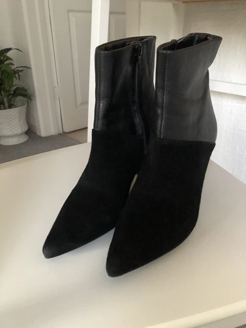 MARKS SPENCER LADIES Insolia Black Boots VGC Size 4.5 Black Suede